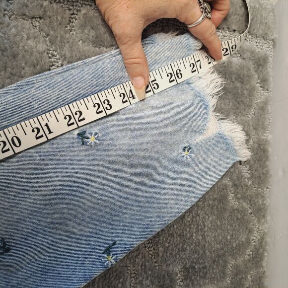 Tinseltown Daisy Denim Mom Jeans Womens Size 3/26W light wash distressed raw hem - Picture 8 of 9